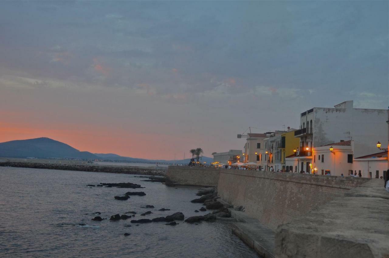 Alghero Old Town Apartment Steps To Sea And Scenic Ramparts Esterno foto